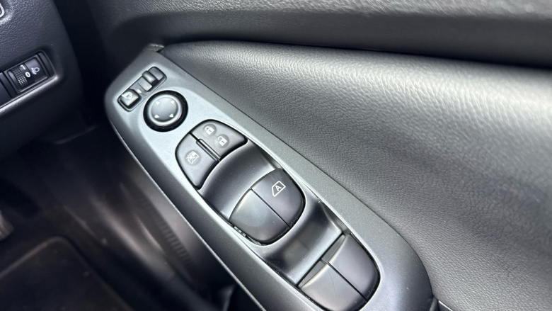 Nissan Juke 1.0 DiG-T 114 Acenta 5dr DCT Petrol Hatchback